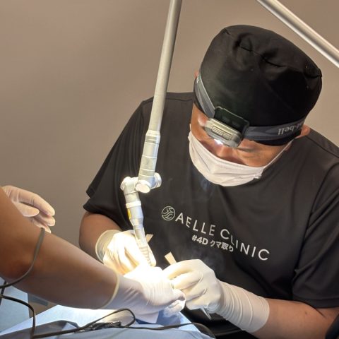 クマ取り施術の様子